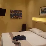 Royal فندق مبيت وإفطار 4*