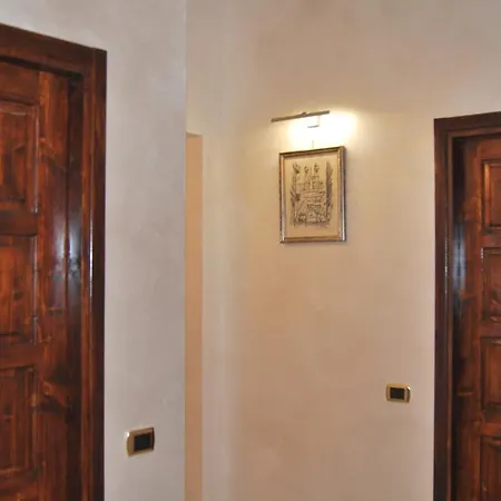 Royal Oda ve Kahvaltı 4*