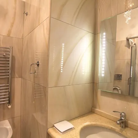 Royal 4*