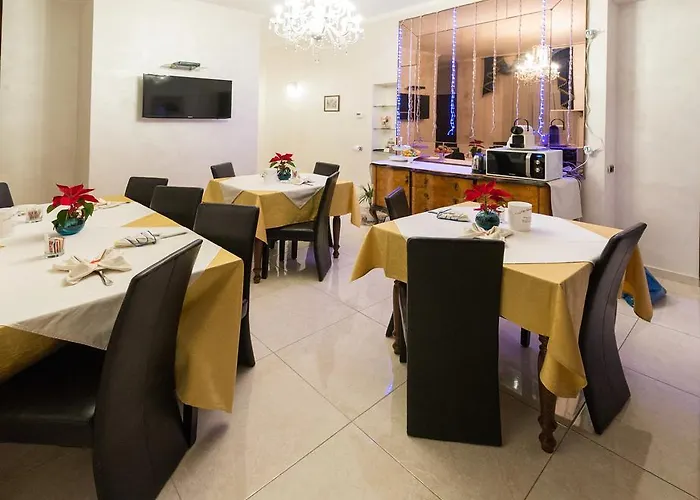 Royal 4* Roma